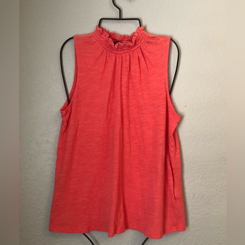 banana republic women's tank top Coral smocked neck sleeveless Small